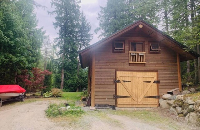 Private Mountain Detached Loft.