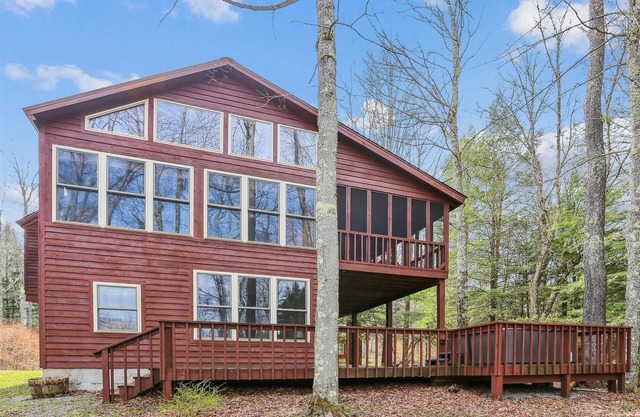 Private mountain home offers amazing scenery. Welcome to Snowbird Retreat!