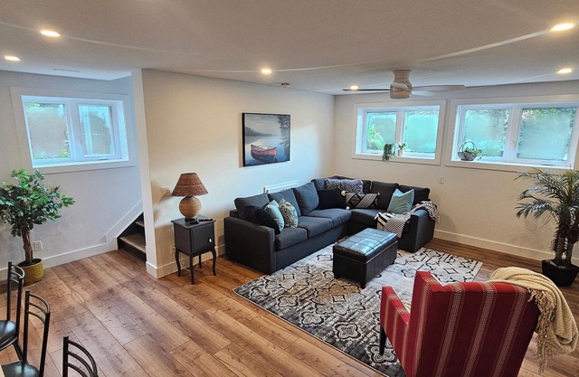 Private Muskoka River front luxury apartment. Family friendly, minutes from town