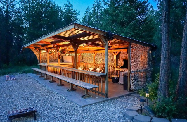 Winter Oasis: Cabana and Hot Tub