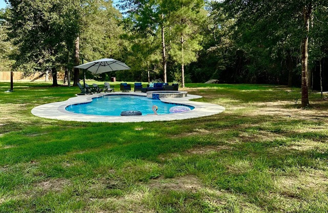 Private oasis minutes from Texas Renaissance Festival! Camp, swim, relax, enjoy!