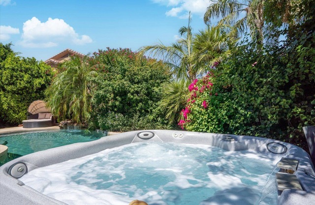Private Oasis - Pool, Spa, Firepit, and Pool Table