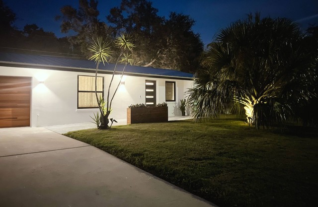 Private oasis with saltwater heated pool, minutes from Siesta Key.