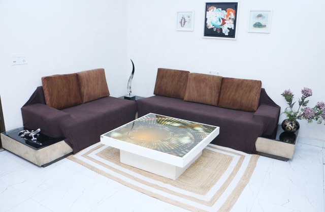 Private one bedroom apartment- 5 min walk to Rani Bagh market