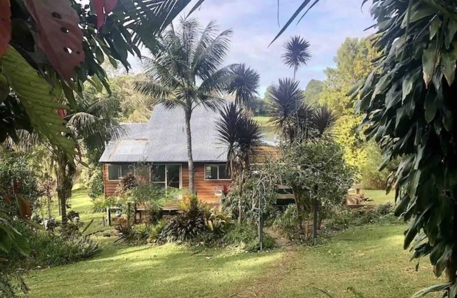 Private One Bedroom Lakeside Cabin