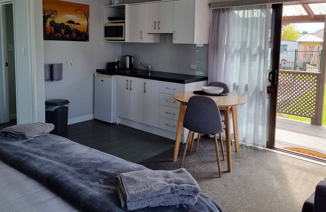 Private open plan self-contained unit. Cooking facilities. King Size bed.