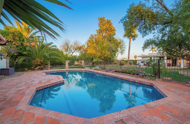 Private Paradise Valley Oasis: Hot Tub, Large Yard