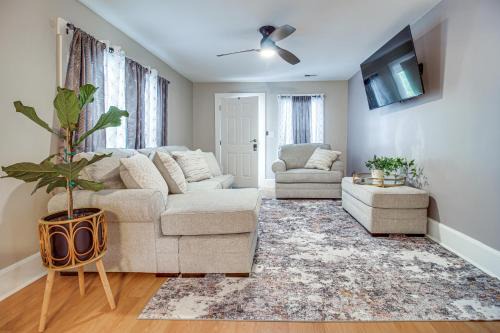 Private Patio Cargo District, Dtwn Wilmington Apt