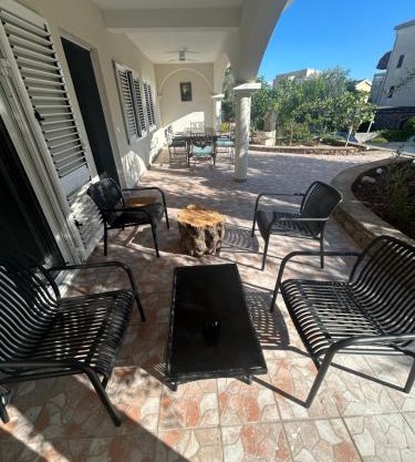 Private Patio Przno Steps to Beach 2 Bedroom 2 Parkings BBQ Villa Olive