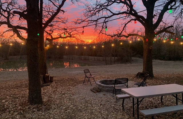 Private peaceful country escape w/ 3 furnished campers