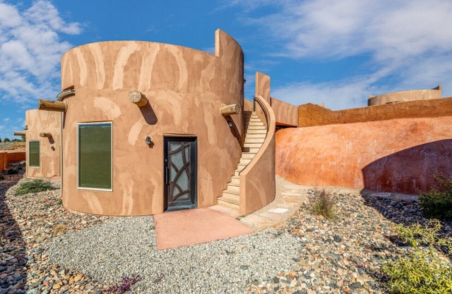 Private Pet Friendly Cliff Dwelling With King Bed