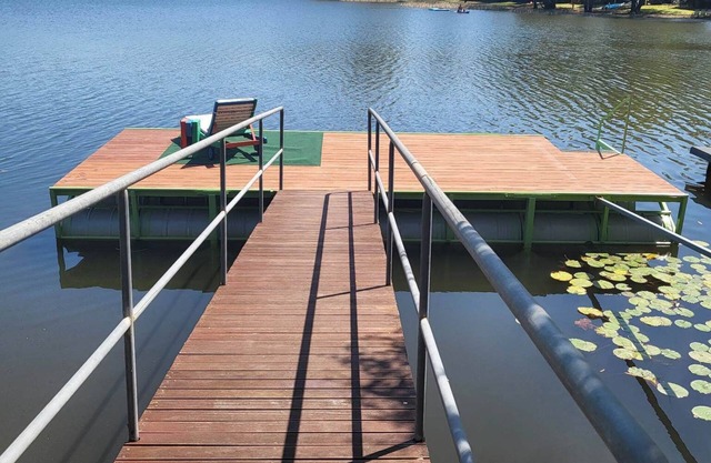 Private pontoon on the lake with everything you need!