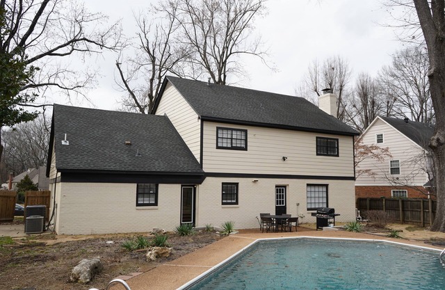 Modern 6 Bedroom Home with Extra Sleeping Space & Private Pool