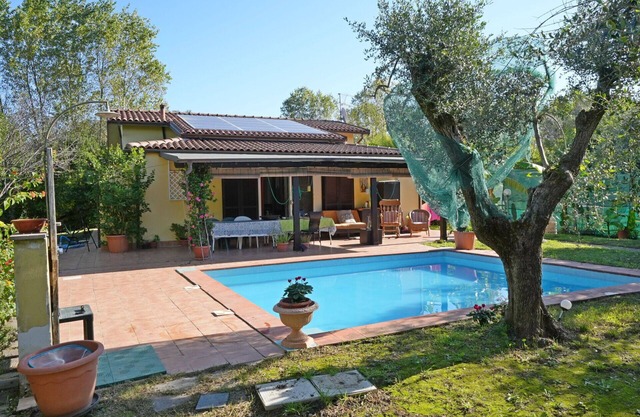 Villa en Ameglia con 2 habitaciones, capacidad 5