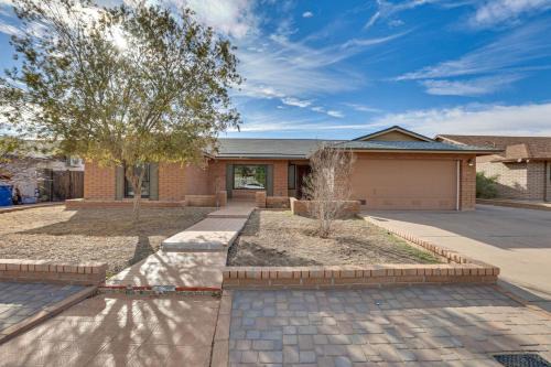 Private Pool and Yard Pet-Friendly Tempe Getaway!