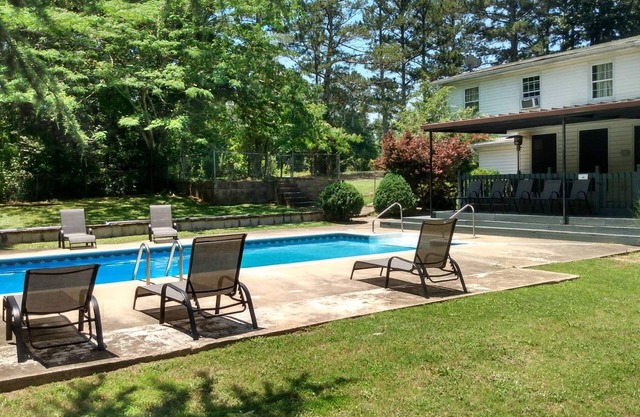 Massive Home-Atl - 6k ft. / 6bdr / 4ba Reuniones familiares / Capacidad para 25 personas ¡¡30 / PISCINA !!