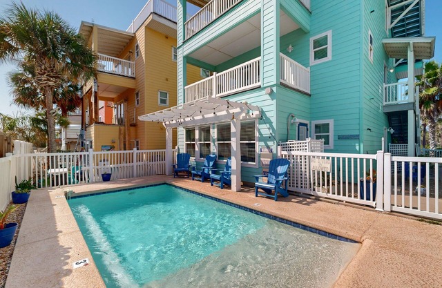 Private Pool, Gated Community, Golf Cart Included