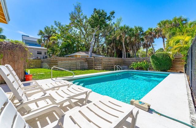 Private Pool home w/ garden near the beach!