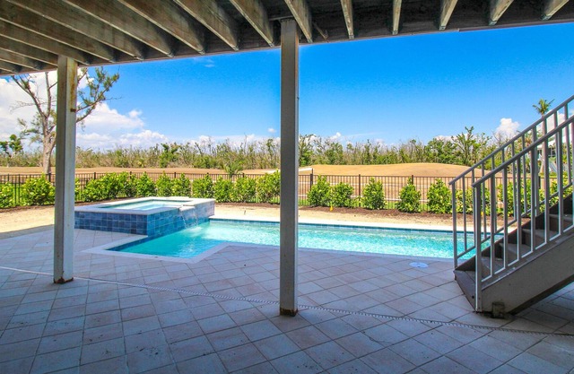 Private Pool & Hot Tub, Sanibel Island, Near Beach, Golfview Home