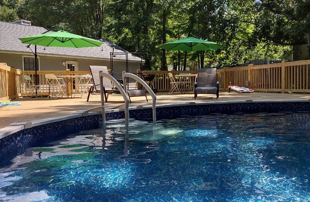 PRIVATE POOL- HUGE Deck - 6Flags Atl Sleep 15 - GAMEROOM 4 br #2007003