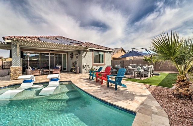 Private Pool Stunning Goodyear Vacation Rental!