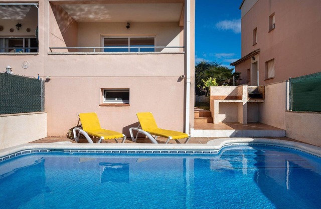 Casa Creixell, 4 dormitorios, 8 personas