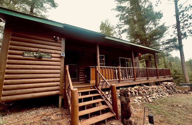 Cabina privada y pintoresco en Mercer. Cerca de Cuidad Con Muchos Northwoods Servicios.