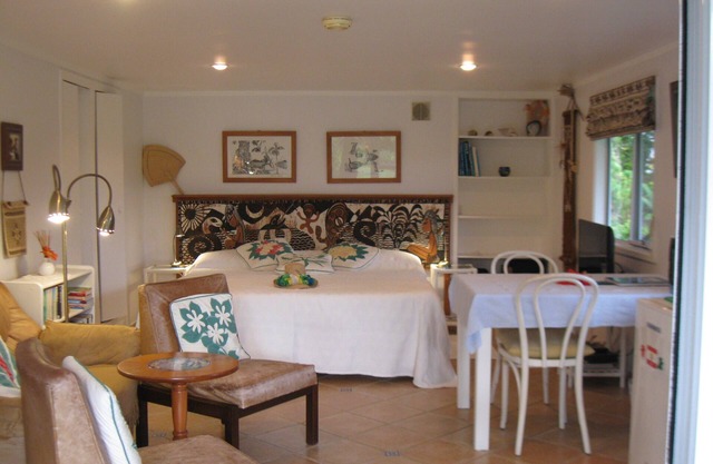 Private, quiet,sunny Apartment in subtropical garden on Okiato Peninsula/Russell