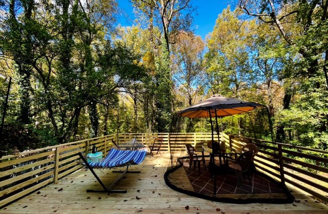 Private Remodeled 2/1 bedroom Apartment