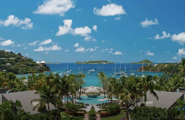 Private resort with private pool. Steps away to beautiful sandybeach