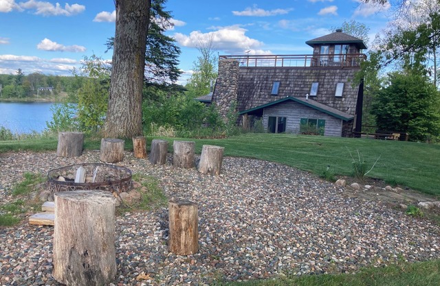 Retiro privado en el lago plácido