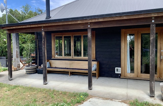 Private retreat with vineyard views & dark skies in the heart of Wairarapa