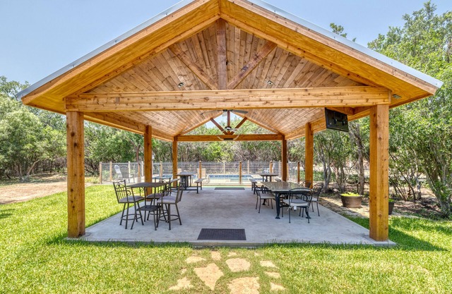Private River Access and wheelchair accessable