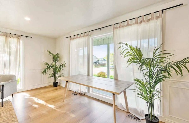 Private Room & Bathroom, Hiking Trails Close By!