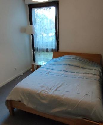 Private room for 1 person only in my family apartment in Paris 75019, at a RER E station from La Gare du Nord