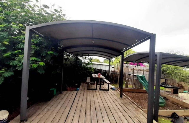 Private room in Werribee walking distance to train station, restaurants & river.
