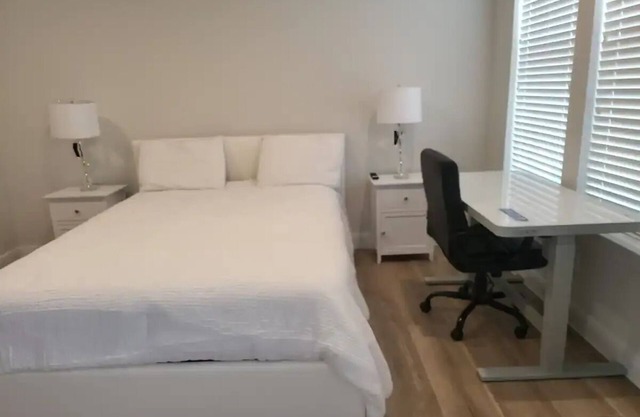 Private Room Near TMC