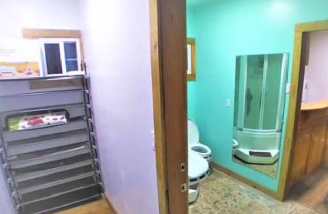Private room, shared bathroom