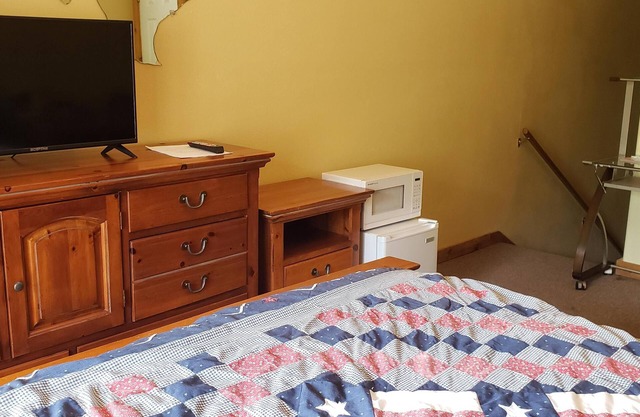 Private Room W/Deck**MiniFridge&Microwave