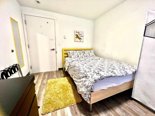 Private Room with Ensuite Bathroom 10 Minutes Walk to University of Washington
