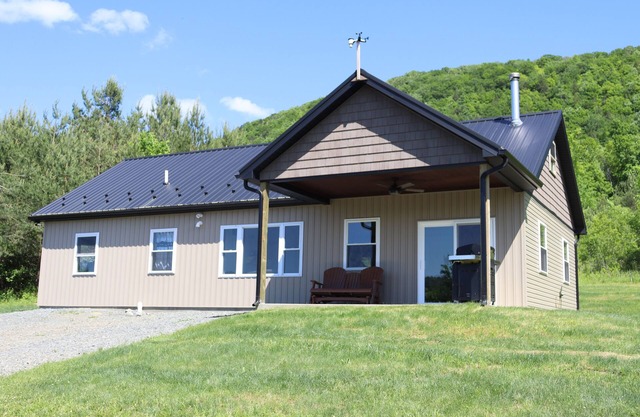 Private, rural and cozy. Pavilion with gorgeous view.