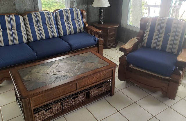 Private sand beach. Lakefront. Spacious LongBeachCottages.com – Cottage #1