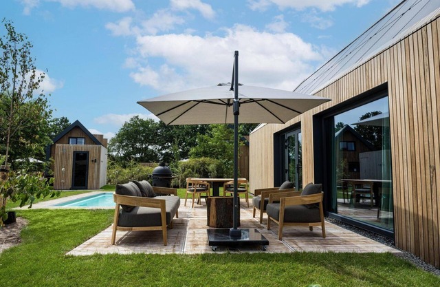 Private sauna, private pool.... in short, real enjoyment together!