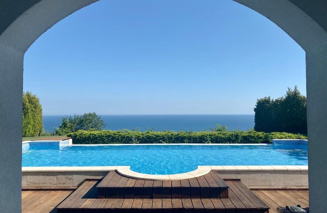 Private seaview villa in BlackSeaRama - 1st line