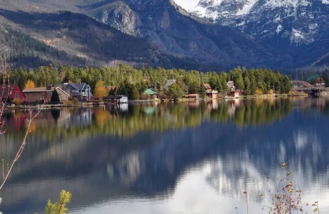 Private & Serene Lake Getaway Retreat