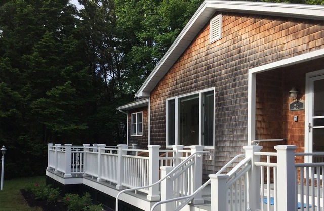 Cabaña privada de tejas en Northeast Harbor Village: caminata hasta Acadia y Harbor