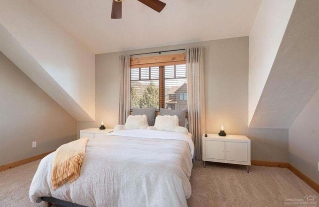 Private, Sleeps 6, Modern Craftsman, Long & Short Term Availability
