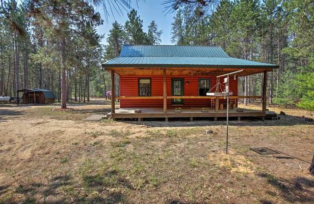 Private South Boardman Cabin en 10 acres de bosque!