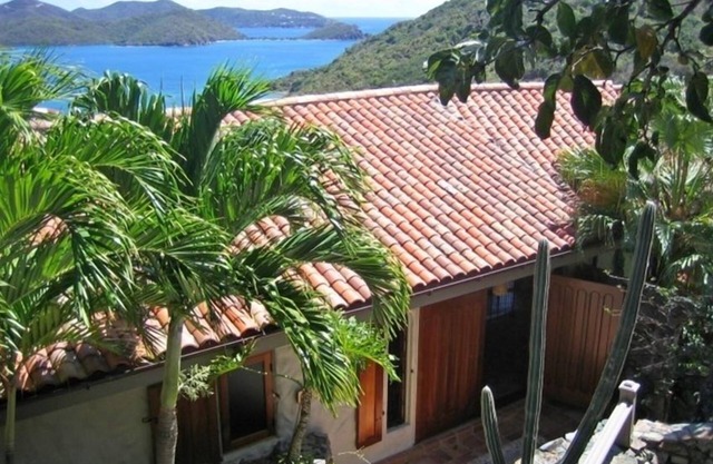 * Privado y espacioso * 3-5 dormitorios-Pool & Fitness Equipment / Wifi / estéreo / Agua Vistas