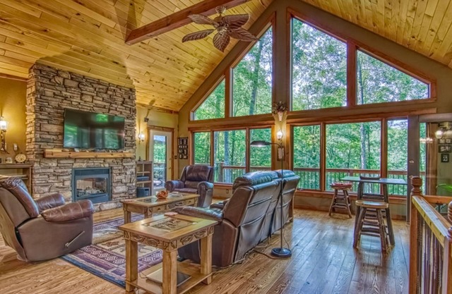 Private, spacious cabin with wrap-around deck, chef's kitchen, fireplace, & AC